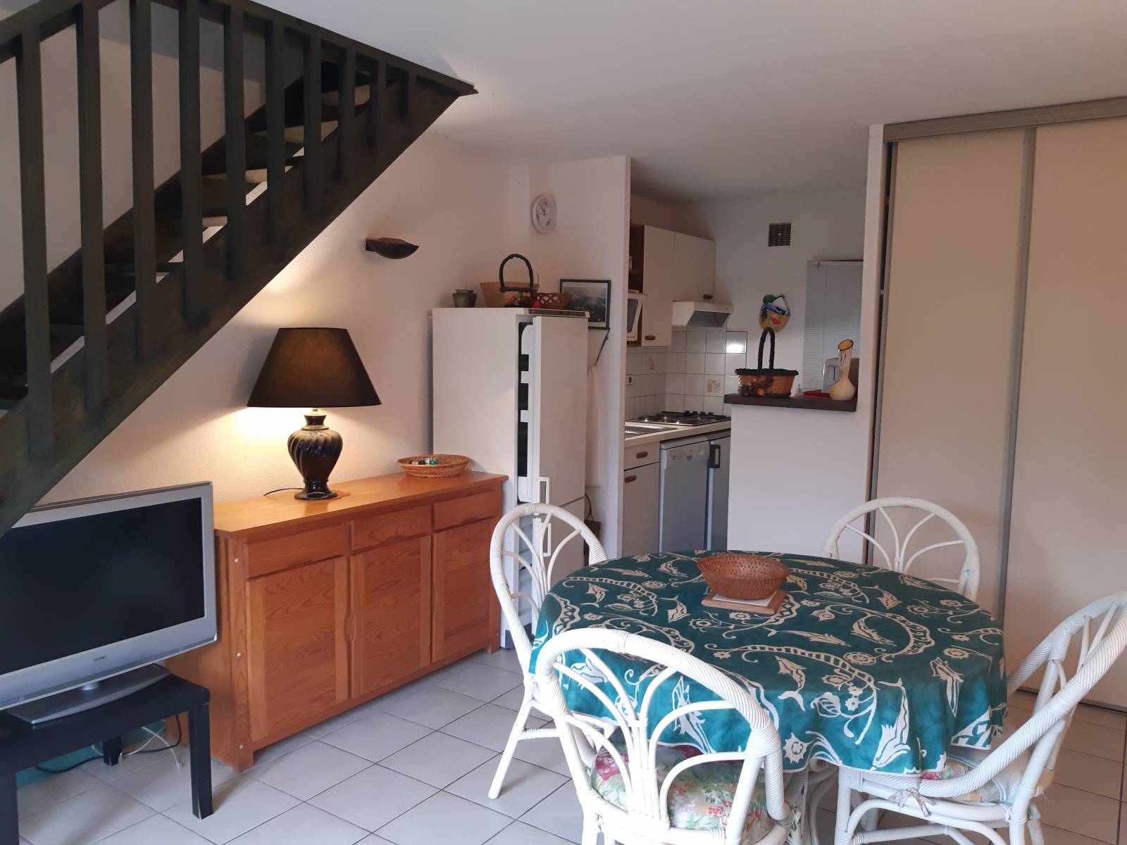 Séjour avec coin cuisine