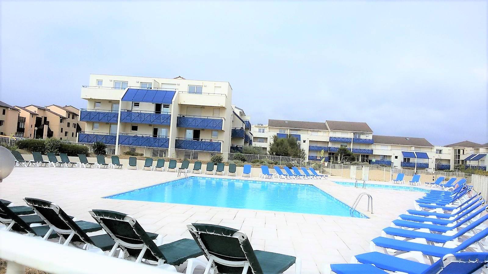 Dans résidence avec piscine à louer appartement pour 6 personnes dans le quartier Sud de Lacanau-Océan