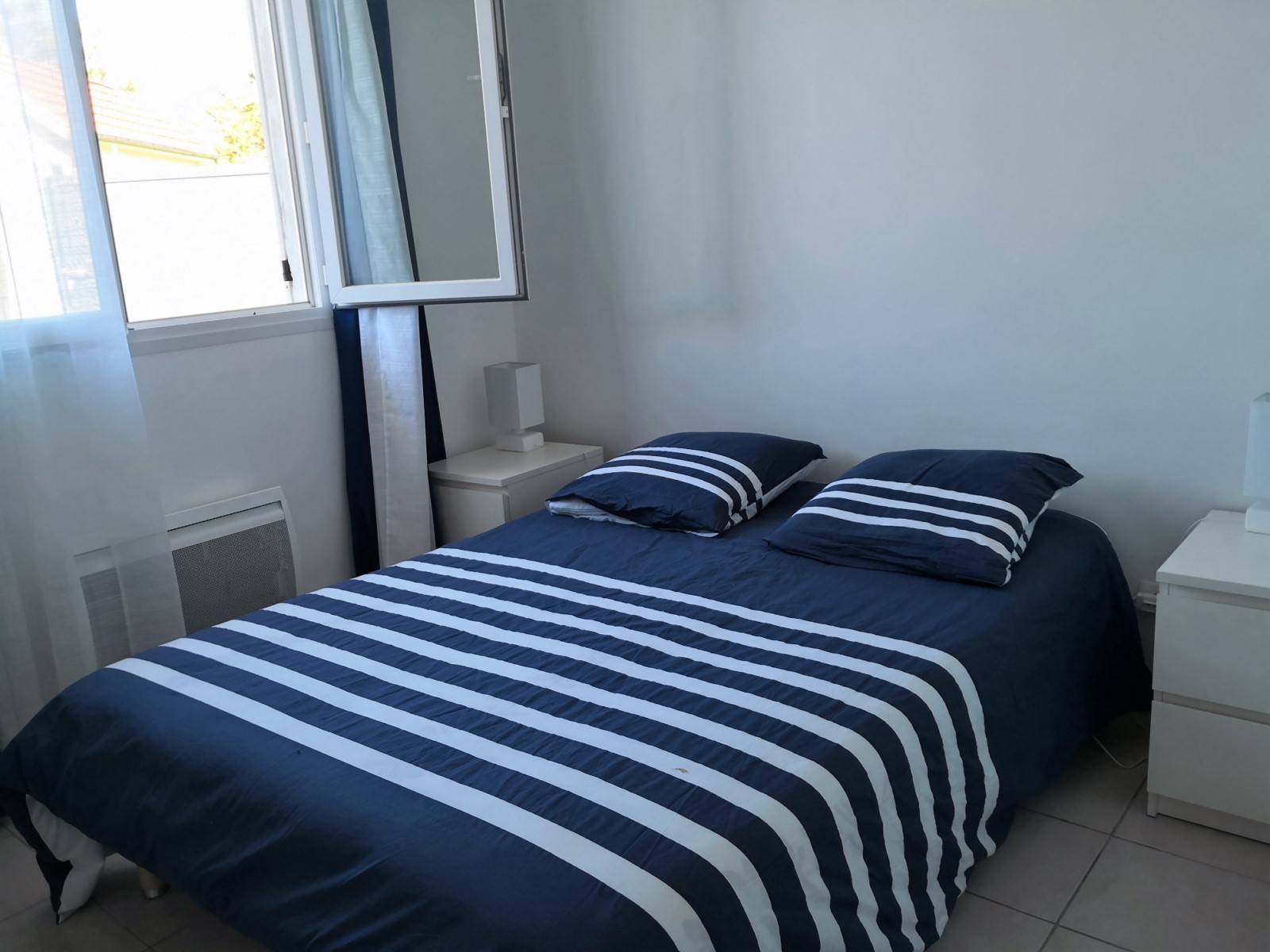 A louer jolie maison avec terrasse et jardinet clôturé et possibilité de rentrer un véhicule à Lacanau-Océan