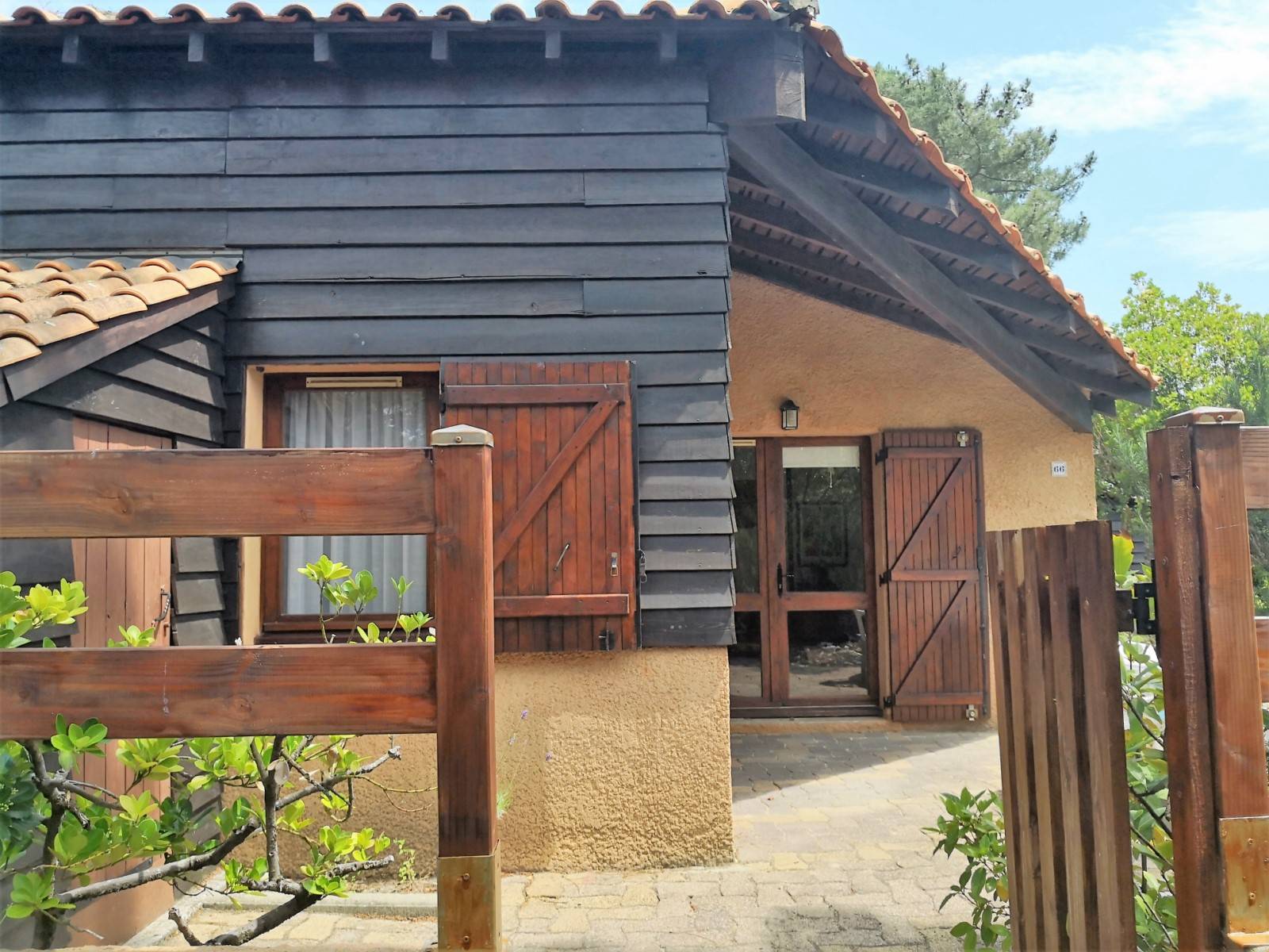 A louer pavillon pour 6 personnes avec terrasse pour d'agréables vacances en famille à Lacanau-Océan