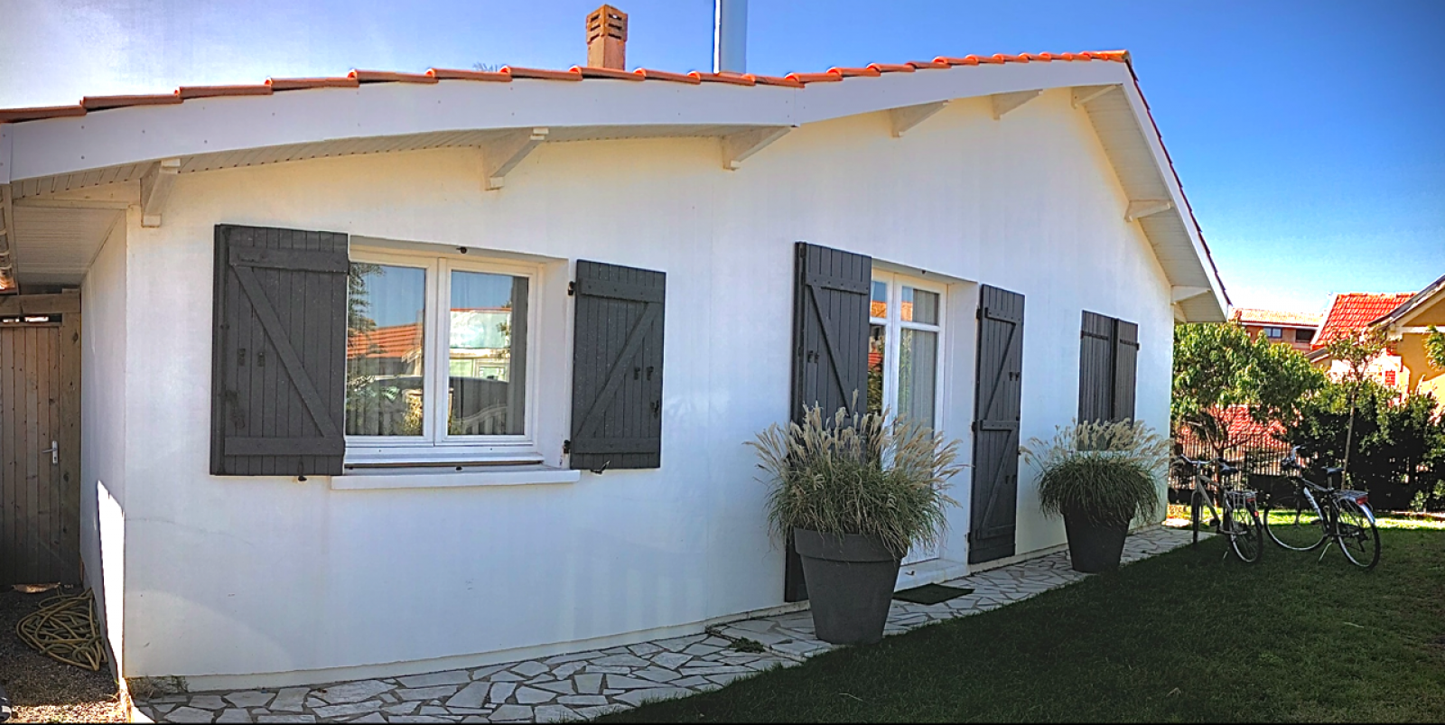 Jolie maison individuelle avec piscine de type 4 située dans le centre-ville à proximité immédiate de la plage Lacanau-Océan Centre-ville Réf. 8CAR