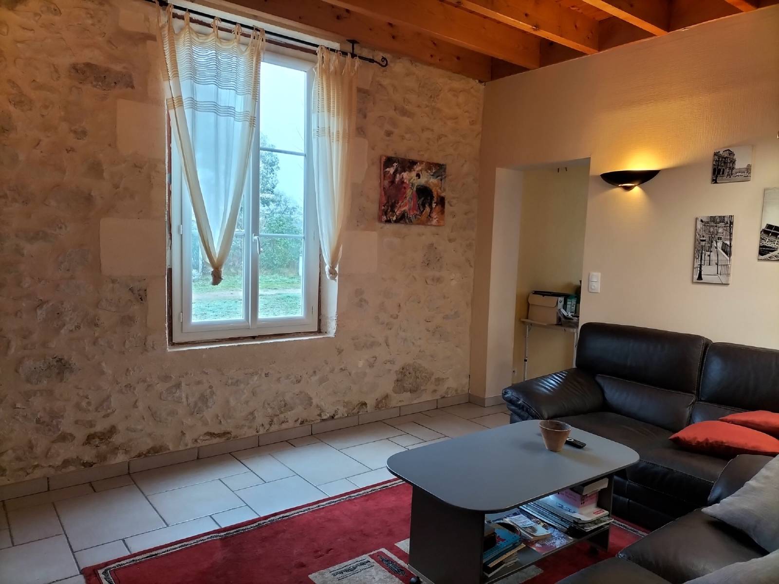 salon donnant sur le jardin à Lacanau ville