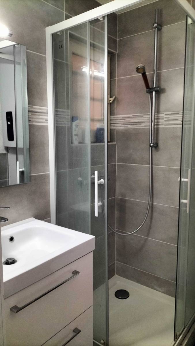 salle d'eau studio proche plage