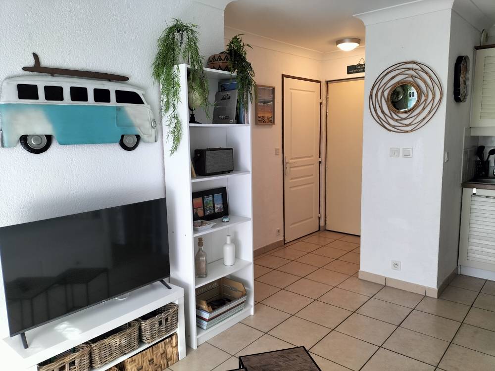 Dans le quartier Sud de Lacanau-Océan à louer appartement avec une chambre dans résidence avec ascenseur