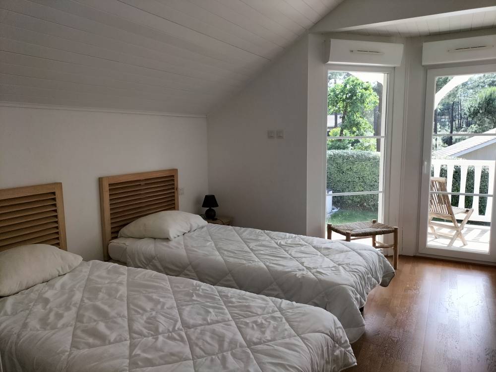 maison avec piscine et jardin lacanau