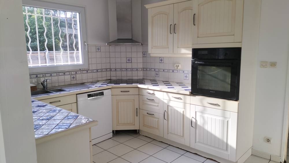 maison avec cuisine ouverte 