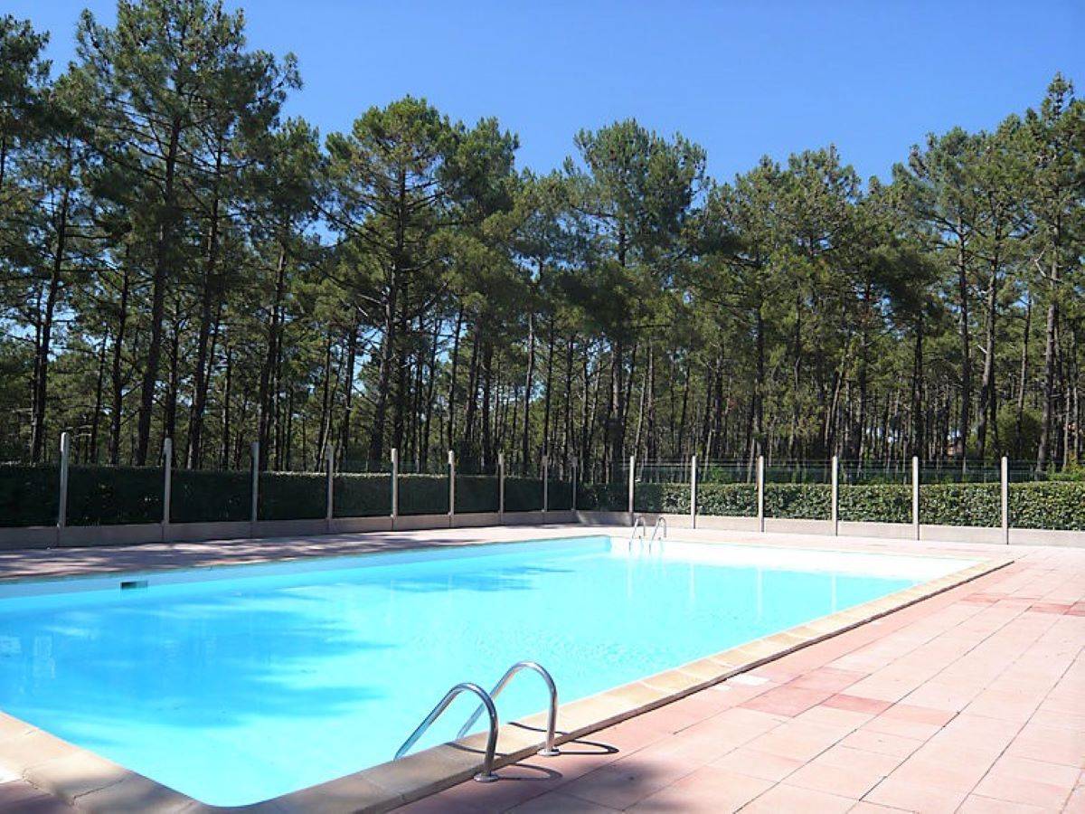 Résidence Les Palombes avec piscine collective à louer un pavillon avec 2 chambres à Lacanau-Océan