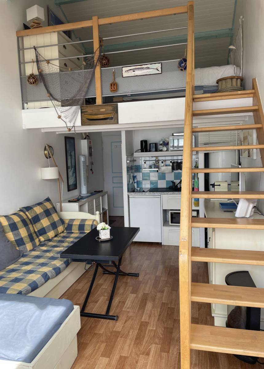 Agréable studio mezzanine dans le centre-ville de Lacanau