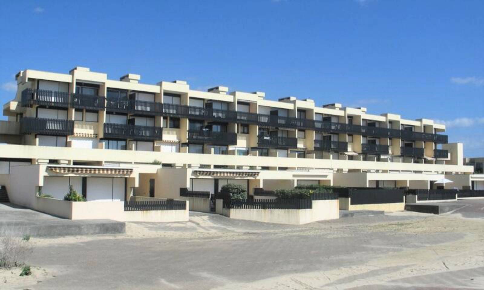 Appartement en location pour les vacances avec belle terrasse en front de mer à Lacanau-Océan