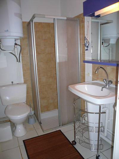Salle d'eau avec wc
