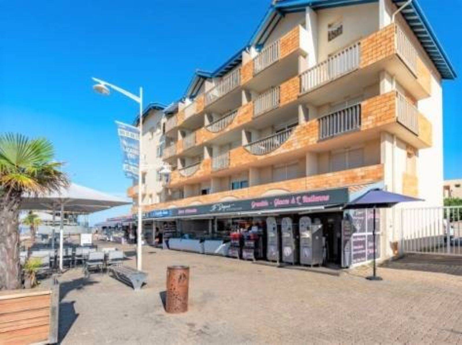 A louer un appartement dans la résidence Ortal-Océan avec ascenseur, sécurisée et place de parking à Lacanau-Océan
