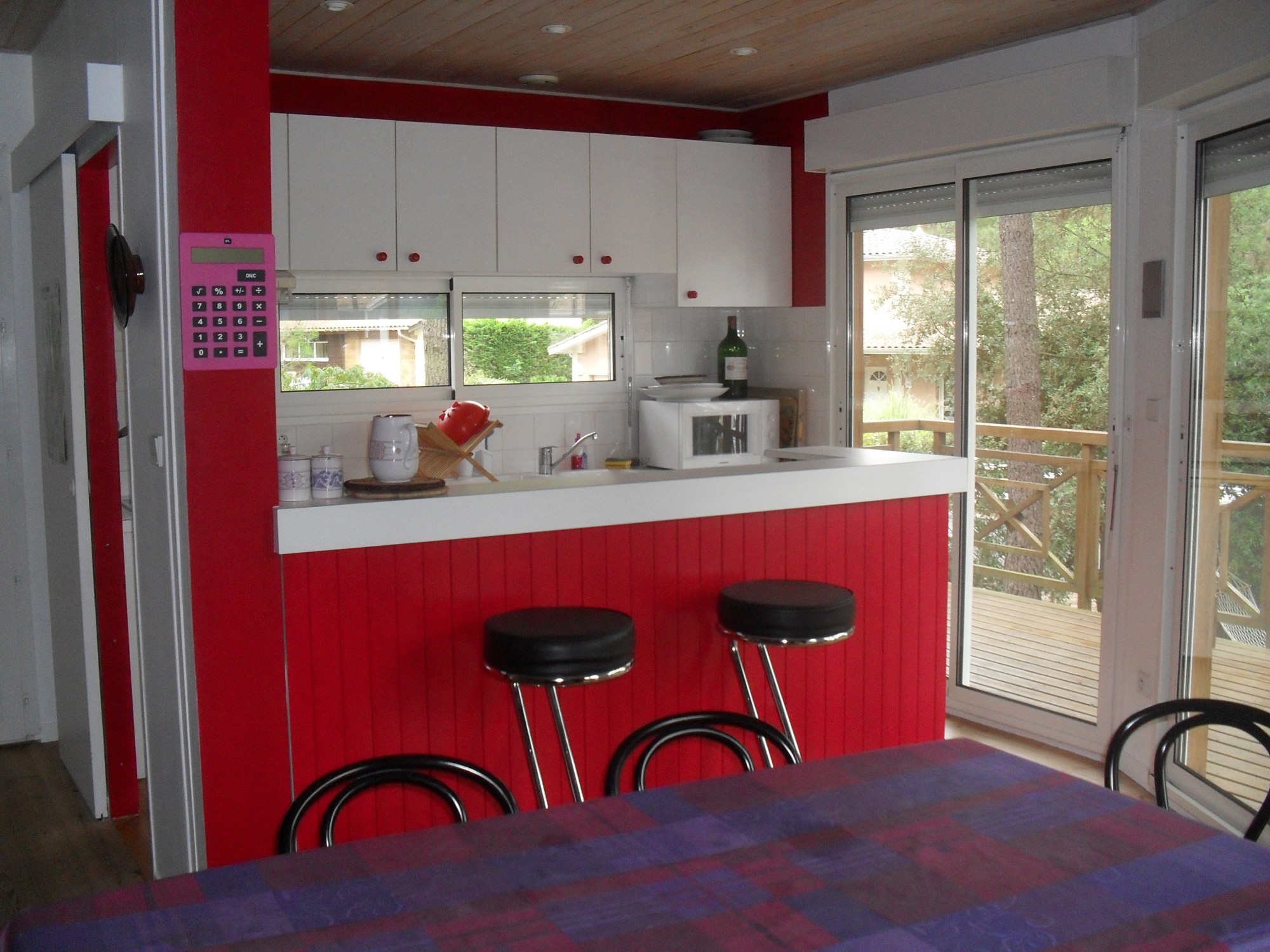 Salle à manger avec coin cuisine
