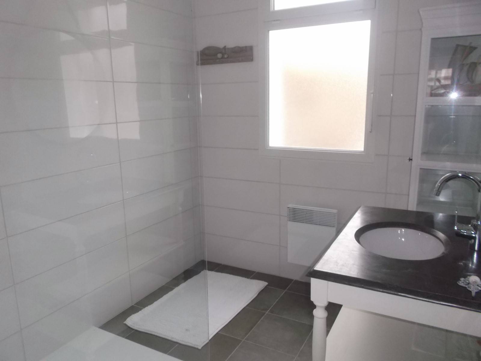 Maison mitoyenne à louer avec salle d'eau à Lacanau
