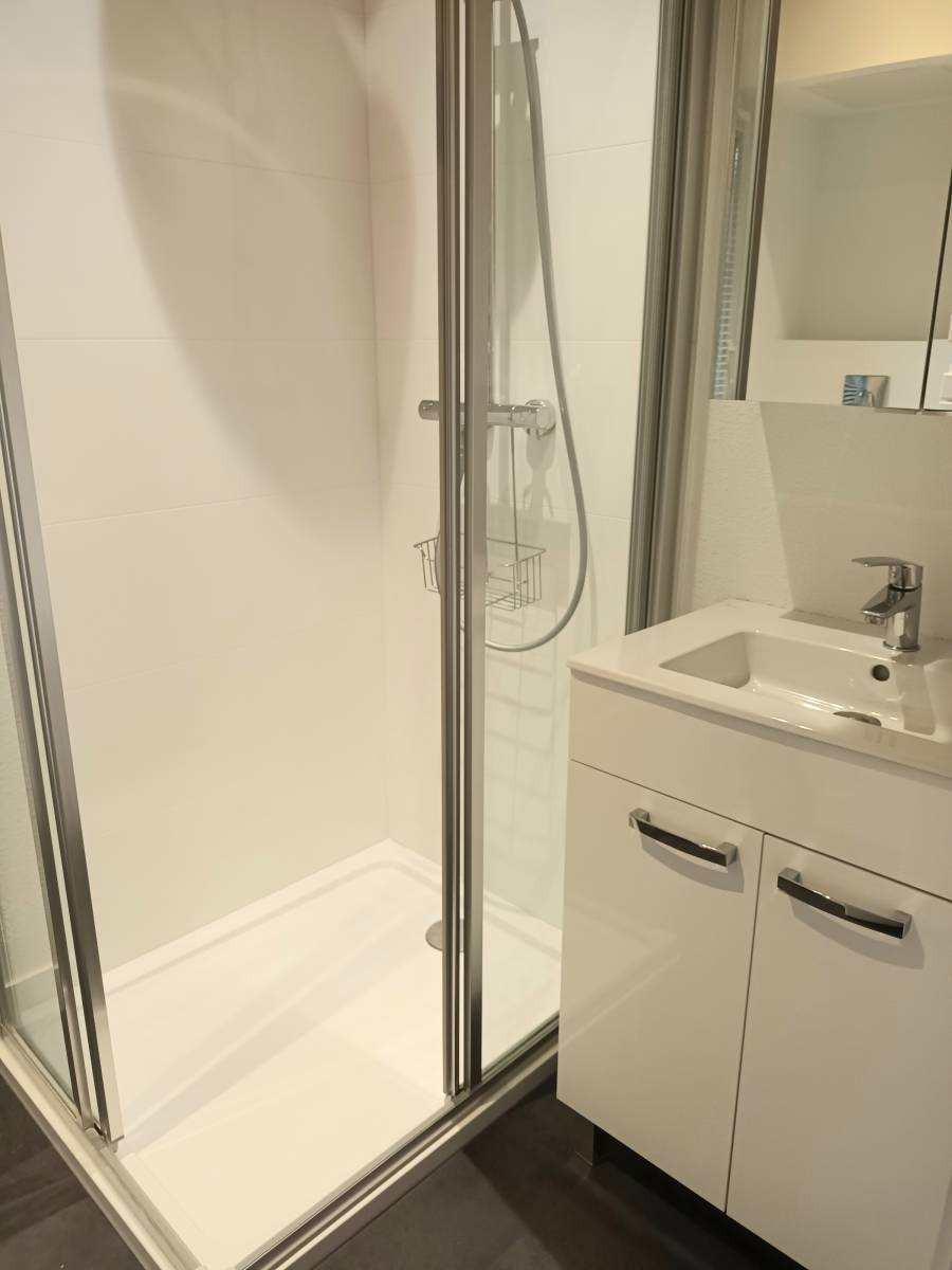 Location d'un pavillon avec 3 chambres dans une résidence dans la pinède à Lacanau