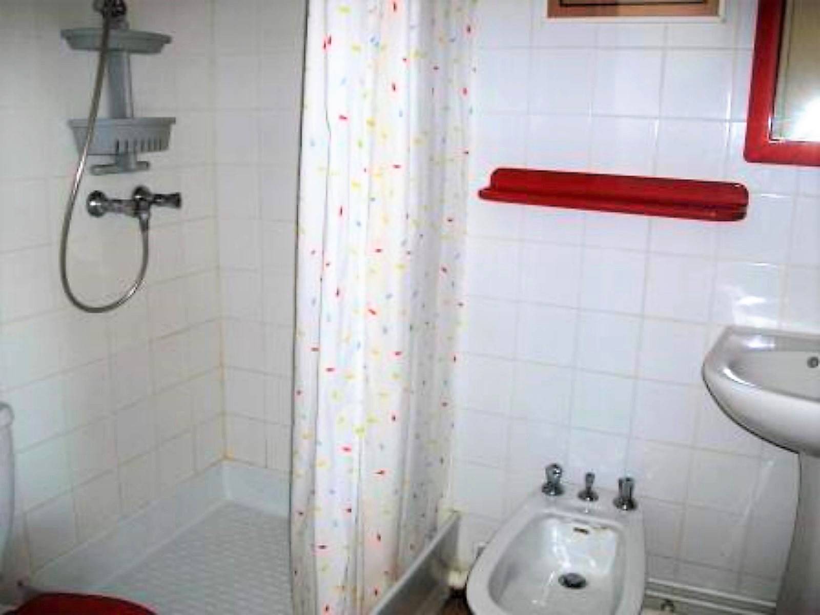Salle d'eau avec wc