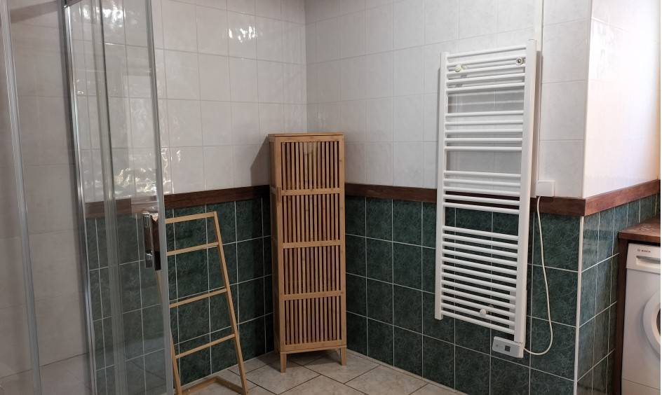 A louer à Lacanau-Océan charmante maison avec 3 chambres toute équipée avec terrasses et possibilité de rentrer un véhicule dans le jardin