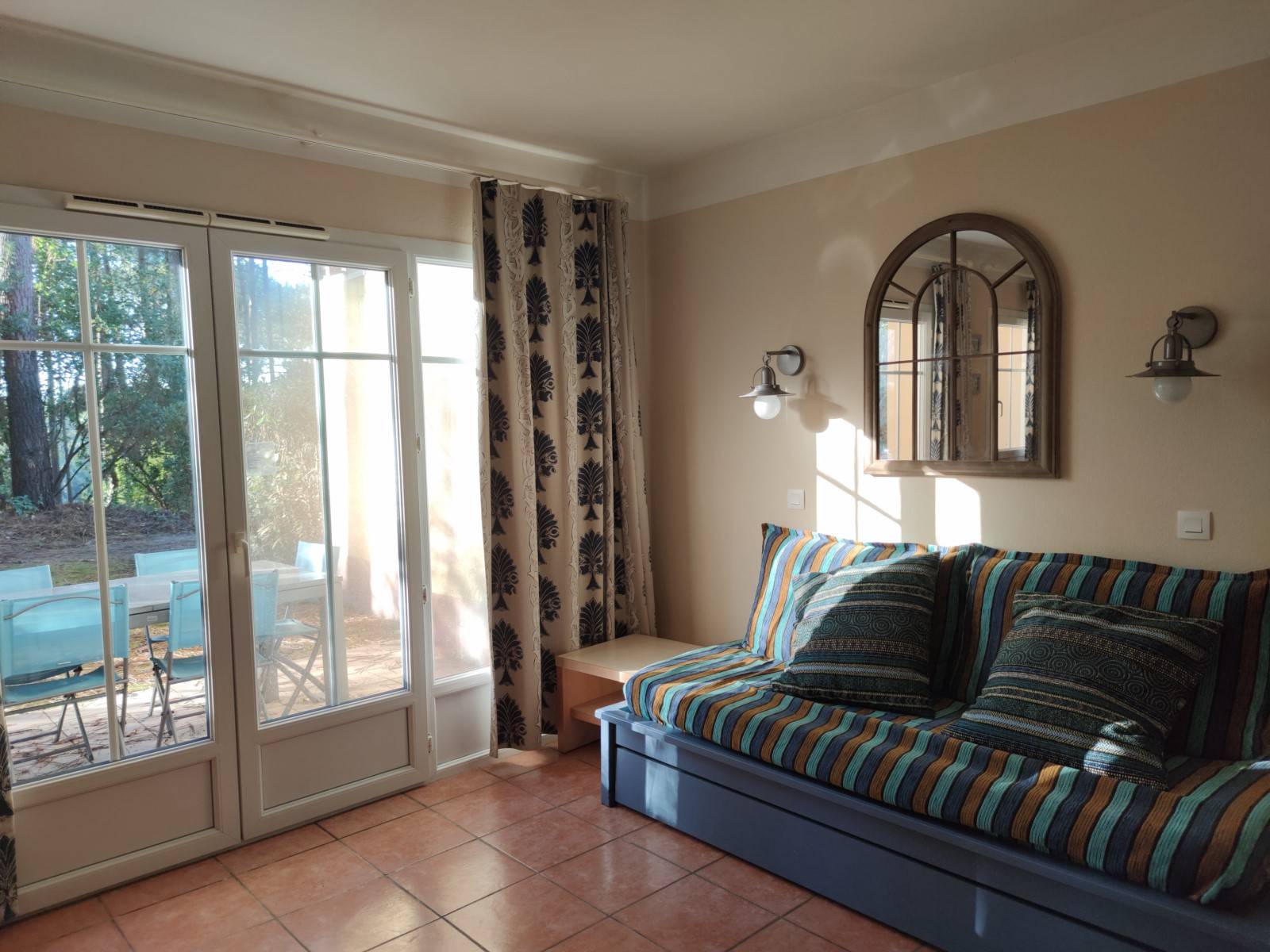 Agréable appartement à louer avec sa terrasse dans la pinède à Lacanau-Océan