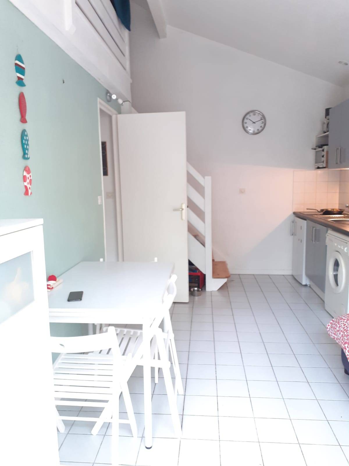 En location agréable pavillon avec jardinet clôturé dans la pinède quartier Sud de Lacanau