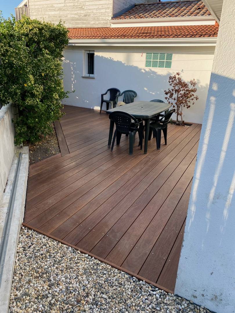A louer agréable maison avec terrasse bois idéalement située à Lacanau-Océan