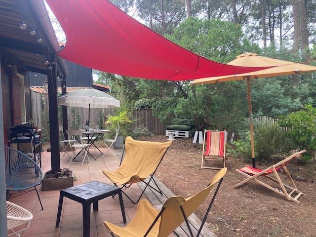 A Lacanau à louer agréable pavillon avec 6 couchages tout équipé dans résidence avec piscine