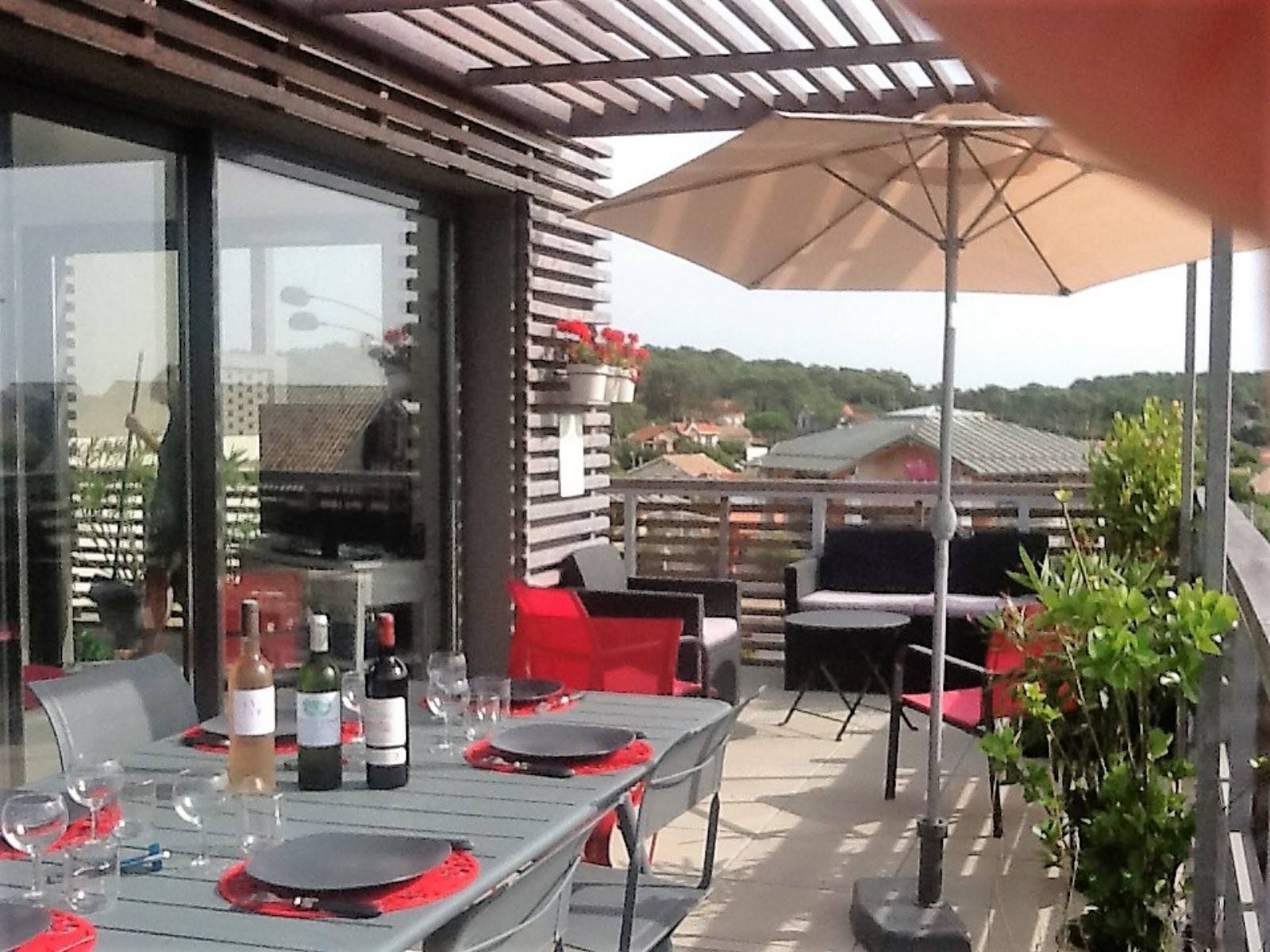 Terrasse avec vue sur la forêt