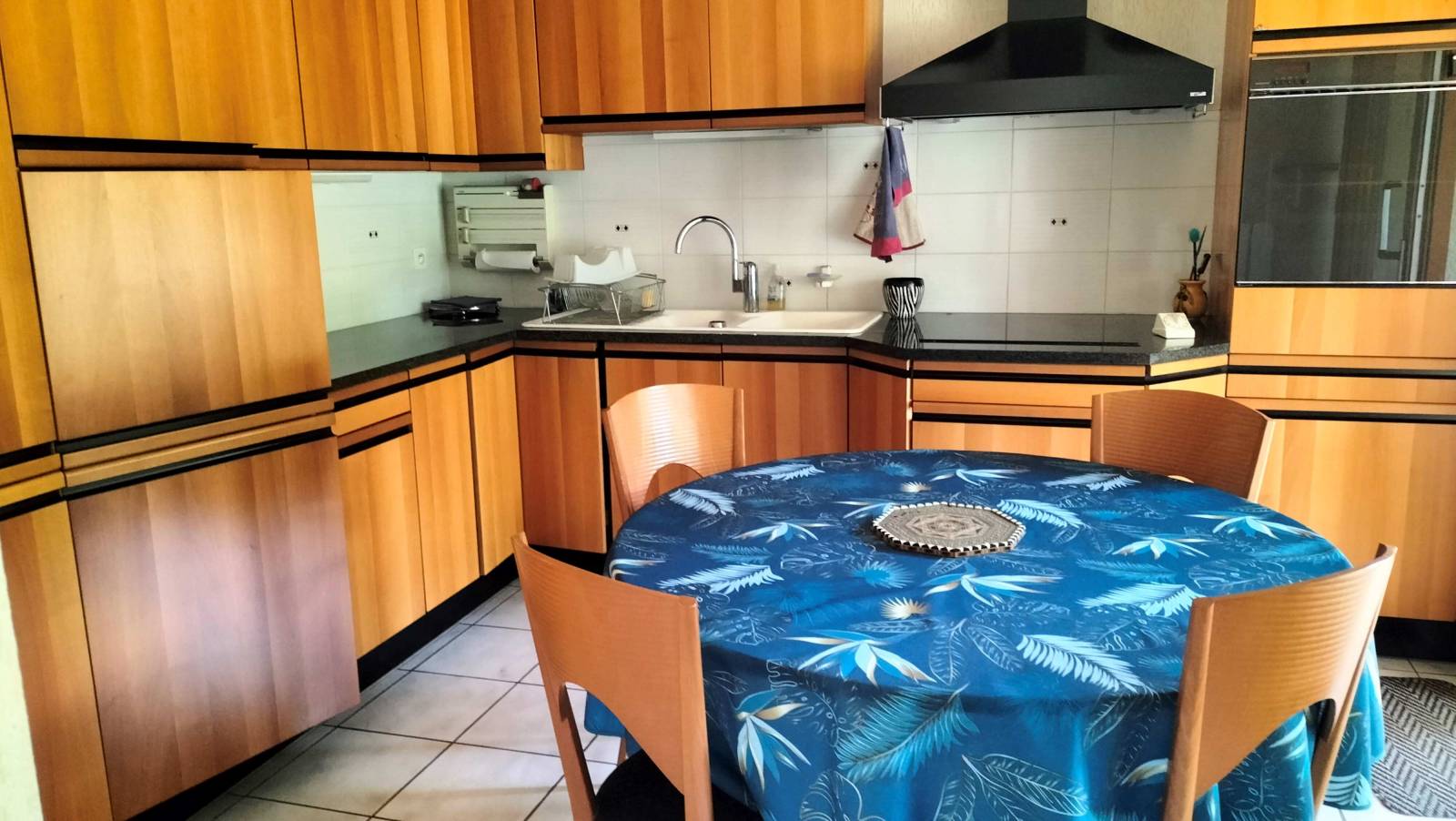 cuisine équipée maison lacanau proche océan et forêt