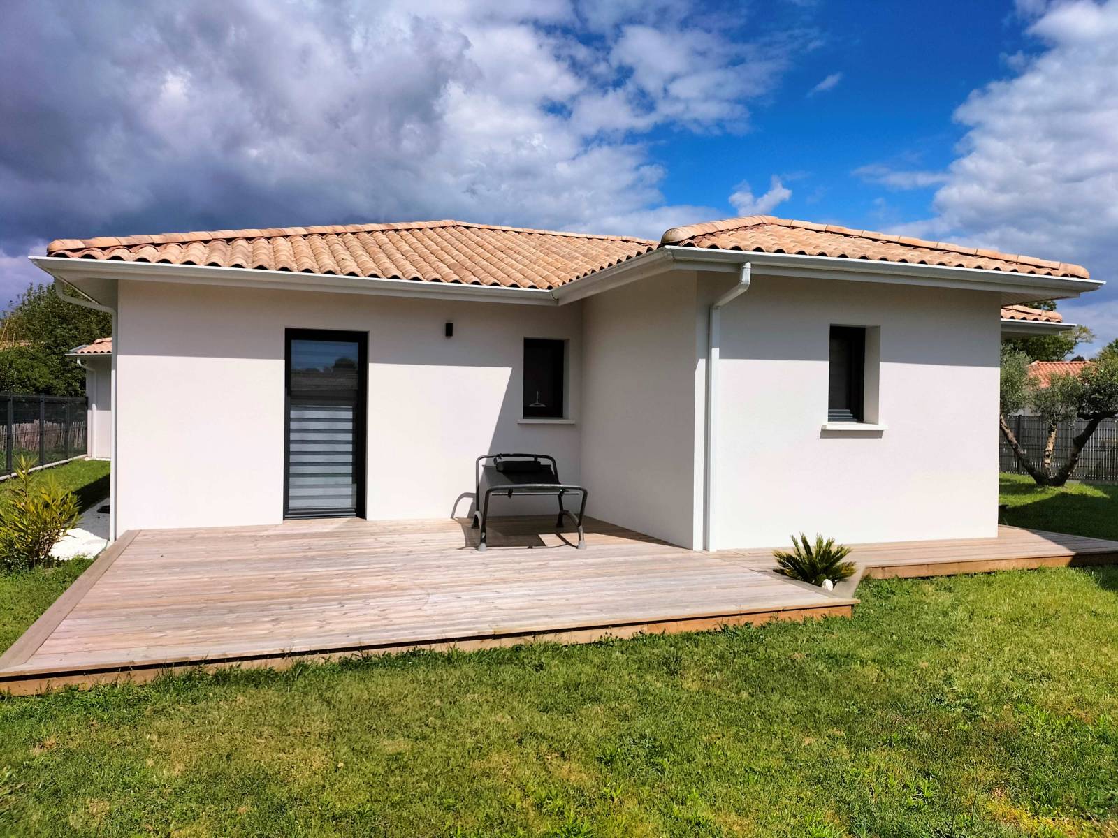 maison récente avec terrasse