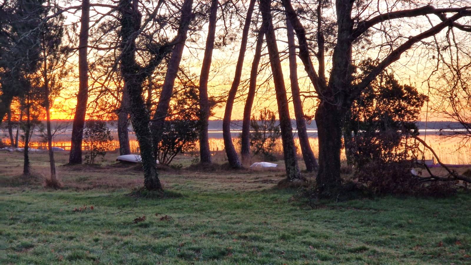 emplacement exceptionnel bord de lac lacanau