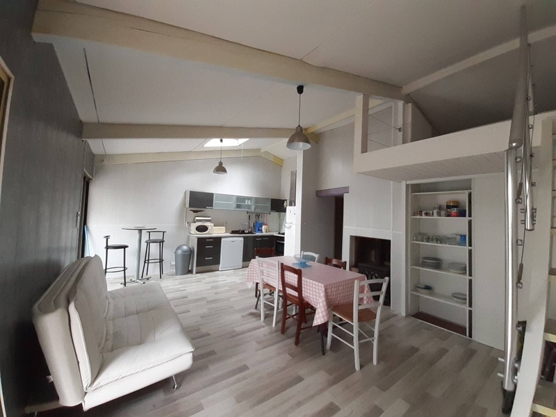 Séjour avec coin cuisine