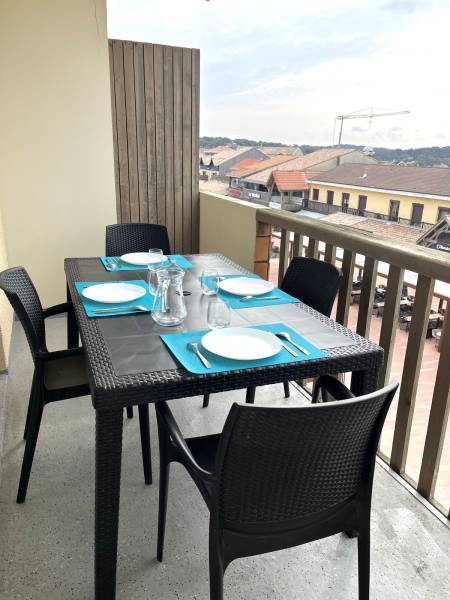 Appartement à louer dans résidence sécurisé avec ascenseur dans le centre-ville de Lacanau