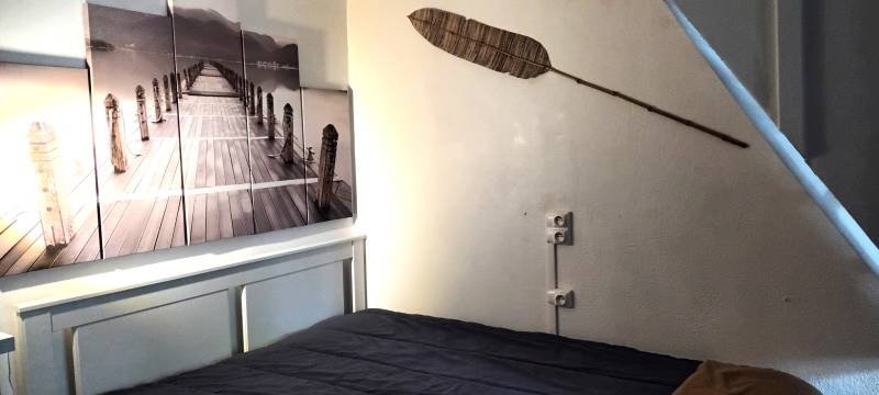 A louer agréable pavillon mitoyen entièrement refait avec goût à Lacanau