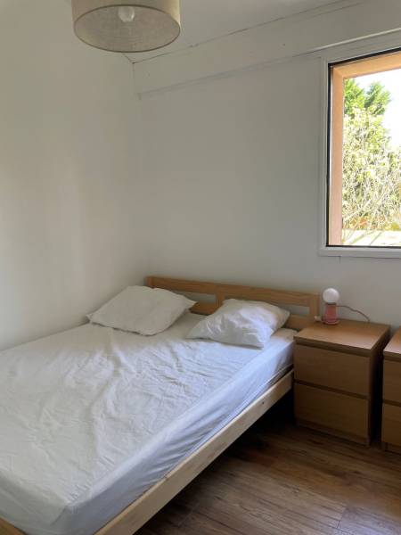 Agréable pavillon entièrement refait avec une chambre et une cabine dans résidence avec piscine collective à Lacanau-Océan