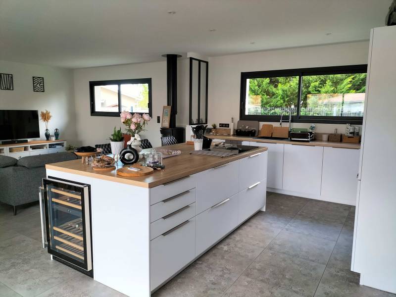 maison avec cuisine bien équipée