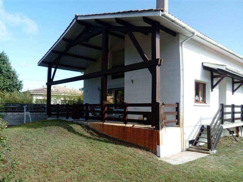 Grande villa à louer à 150 m du Lac de Carcans-Maubuisson, proche de Lacanau Océan