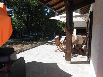 Terrasse plein Sud en partie couverte