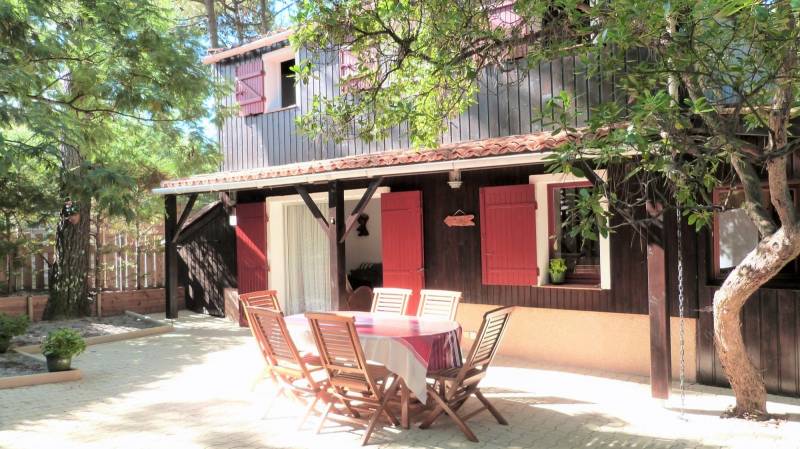 Agréable pavillon à louer avec 3 chambres dans le quartier de l'Aubarède à Lacanau-Océan