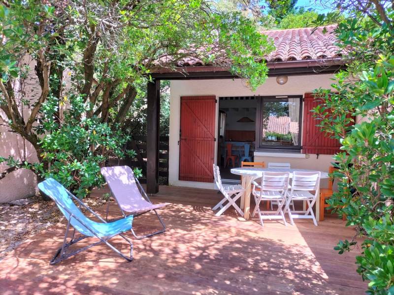 A louer pavillon mitoyen dans la pinède de type 2 Mezzanine situé dans le quartier Sud de Lacanau-Océan