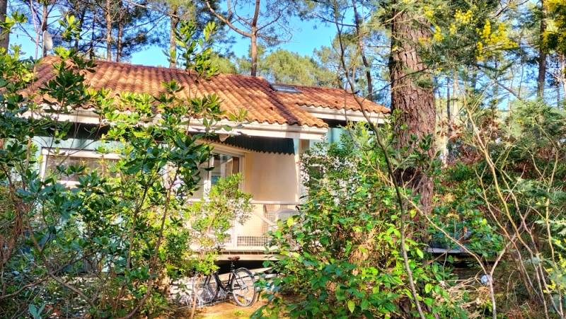 Agréable pavillon mitoyen à louer dans la pinède avec jolie terrasse à Lacanau-Océan