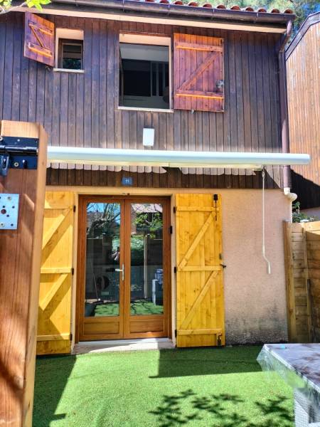 Agréable pavillon mitoyen de type 2 Cabine à louer sur le Domaine du Golf à Lacanau