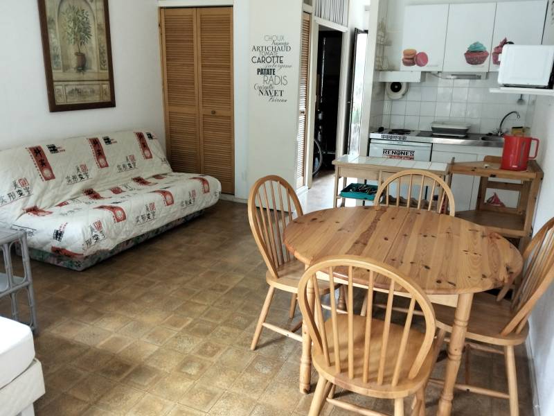 En exclusivité Studio à Maubuisson dans résidence très calme à 400 mètres du Lac