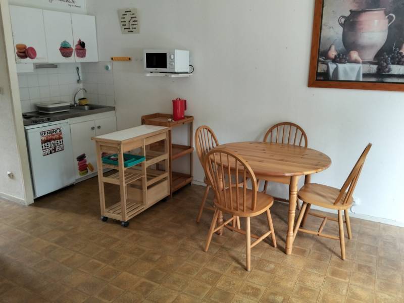 STUDIO avec coin couchage