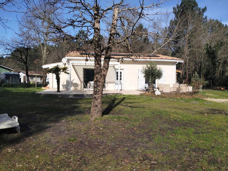 VILLA A 5 MINUTES DU BOURG DE CARCANS