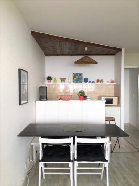 Coin repas avec kitchenette