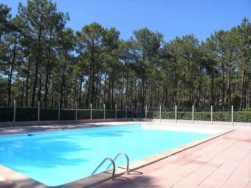 Résidence Les Palombes avec piscine collective à louer un pavillon avec 2 chambres à Lacanau-Océan