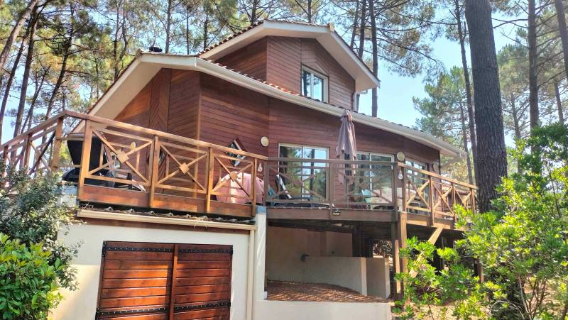 Beau chalet dans la pinède 