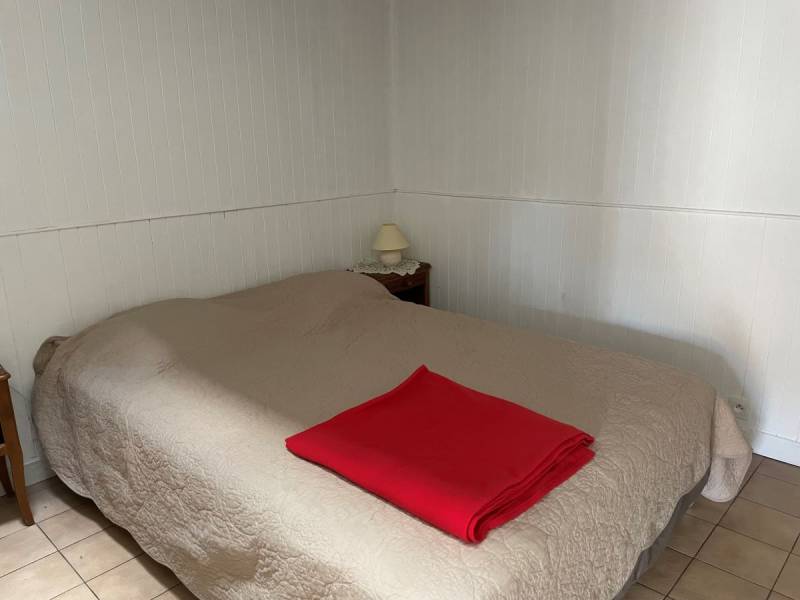 A louer maison mitoyenne de confort simple avec 2 chambres et une mezzanine à Lacanau-Océan