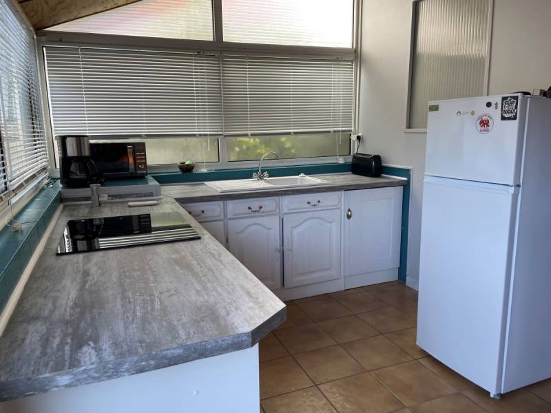 A Lacanau-Océan à louer petite maison mitoyenne pour 4 personnes située dans le centre