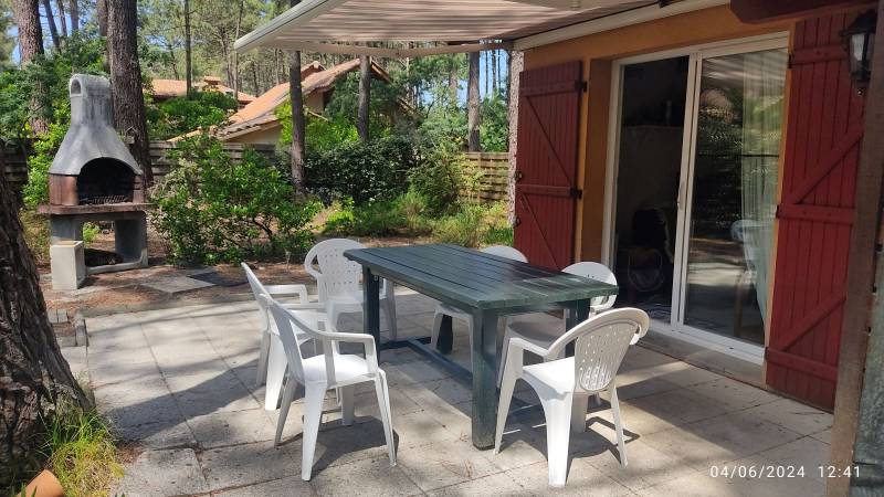 A louer agréable pavillon mitoyen dans résidence avec piscine à Lacanau-Océan