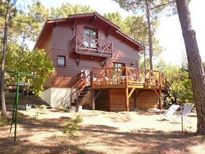 Agréable chalet en location dans les pins entre Maubuisson et Carcans Plage