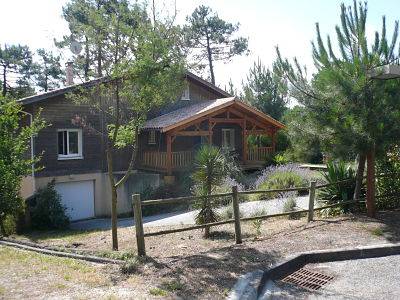 A louer très grand chalet dans les pins entre le lac de Maubuisson et Carcans Plage à Maubuisson en gironde